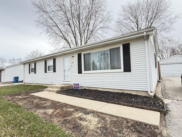 749 Acadia Road, Valparaiso, IN 46385