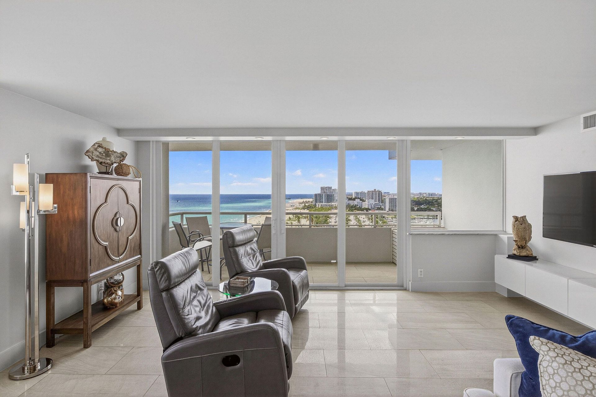 545 S Fort Lauderdale Beach Boulevard, Unit 1702, Fort Lauderdale, FL 33316 Photo