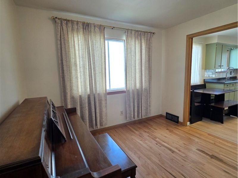 5933 Decker Road, North Olmsted, OH 44070 Photo 10