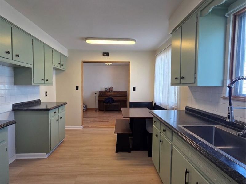 5933 Decker Road, North Olmsted, OH 44070 Photo 8