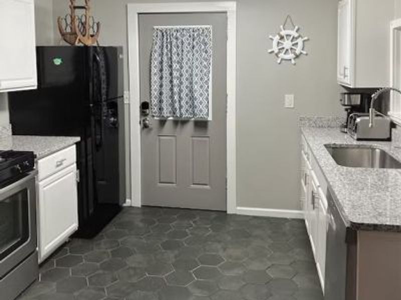 5022 Doctors Drive , Geneva, OH 44041 Photo 9