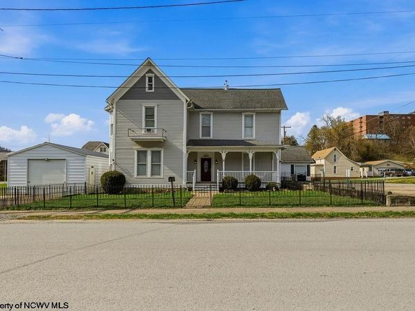 7 College Street, Glenville, WV 26351