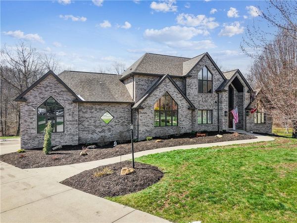 421 Lenox Ct, Gibsonia, PA 15044