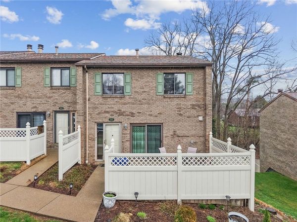 300 Williamsburg Ln, Export, PA 15632