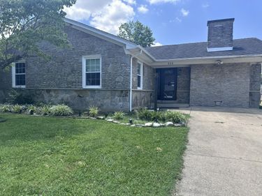 520 Pinoak Drive, Nicholasville, KY 40356