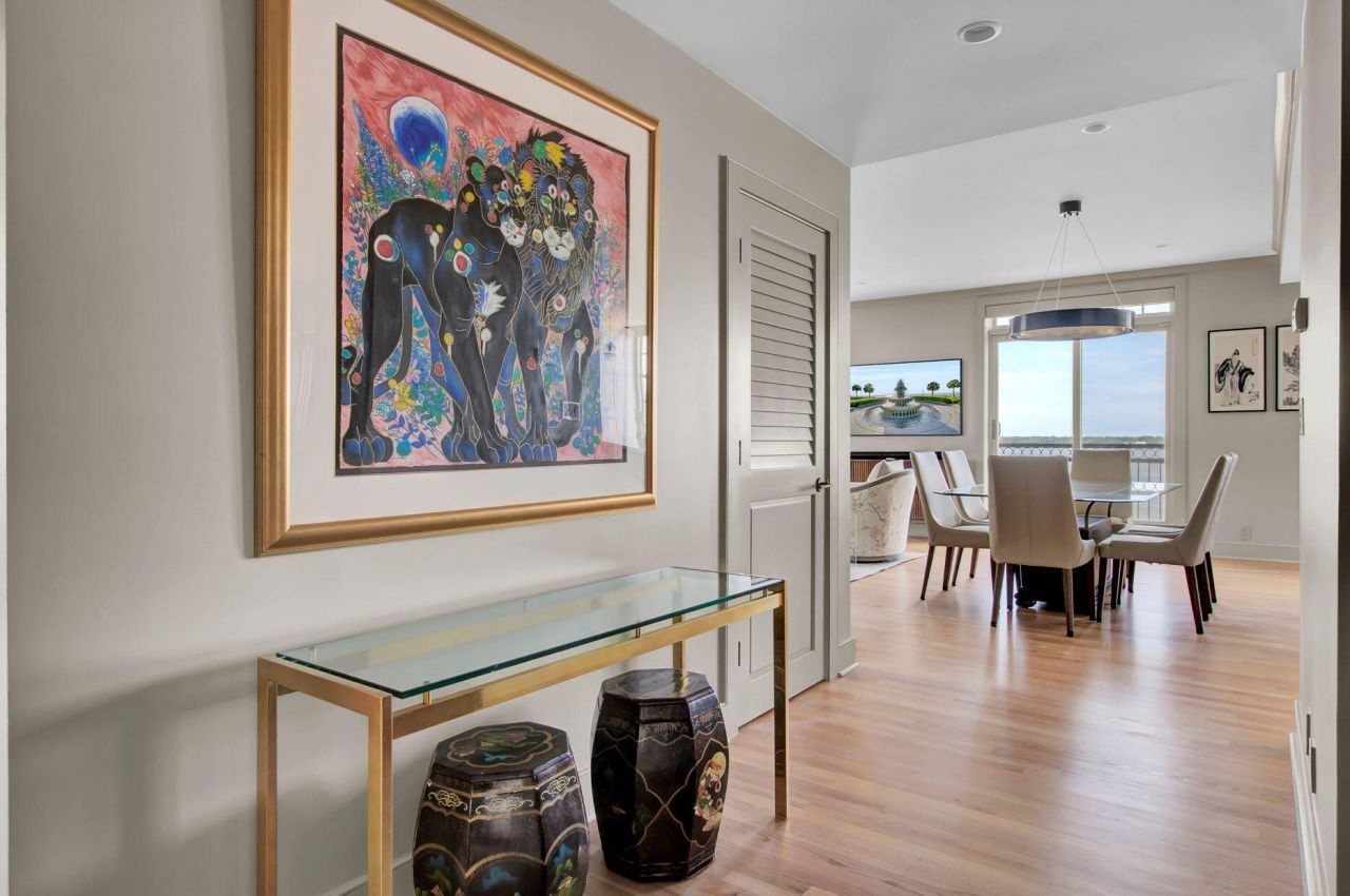 1 King Street Photo 11