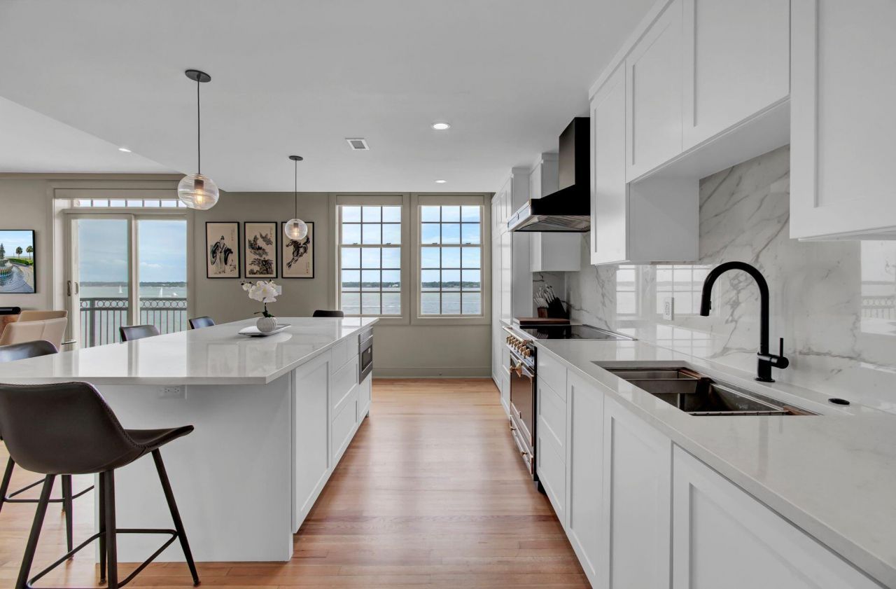 1 King Street Photo 12