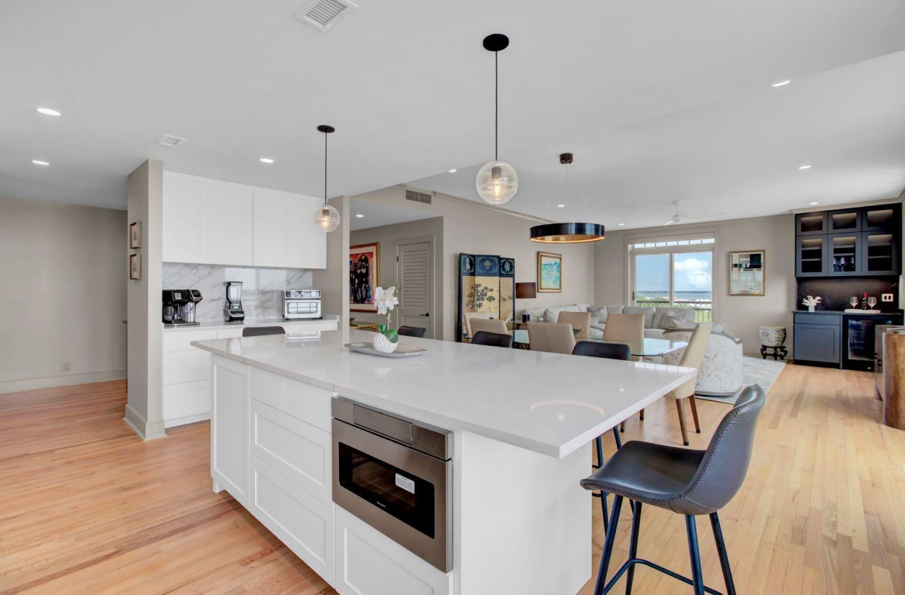 1 King Street Photo 13