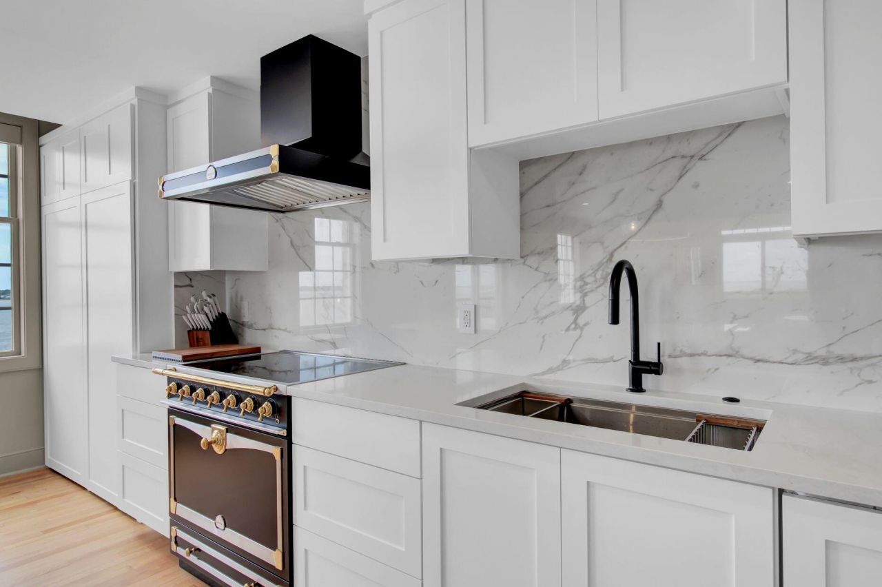 1 King Street Photo 16