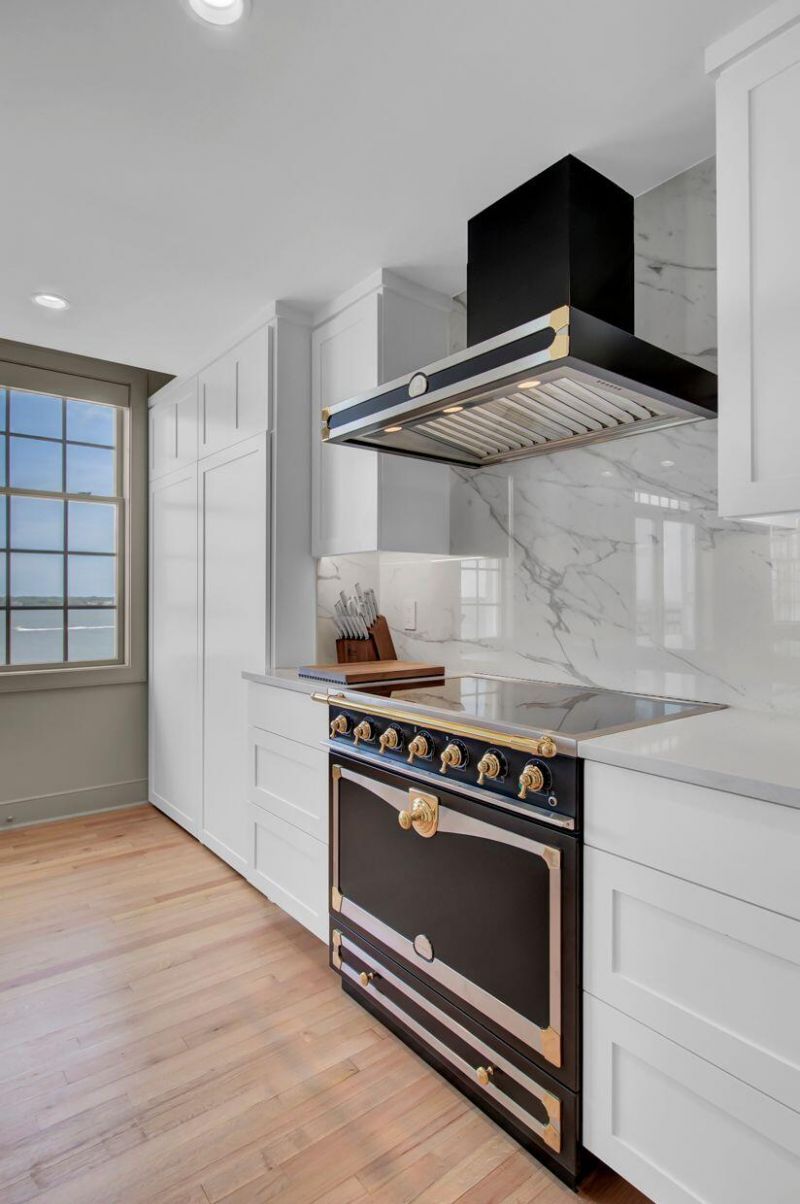 1 King Street Photo 18