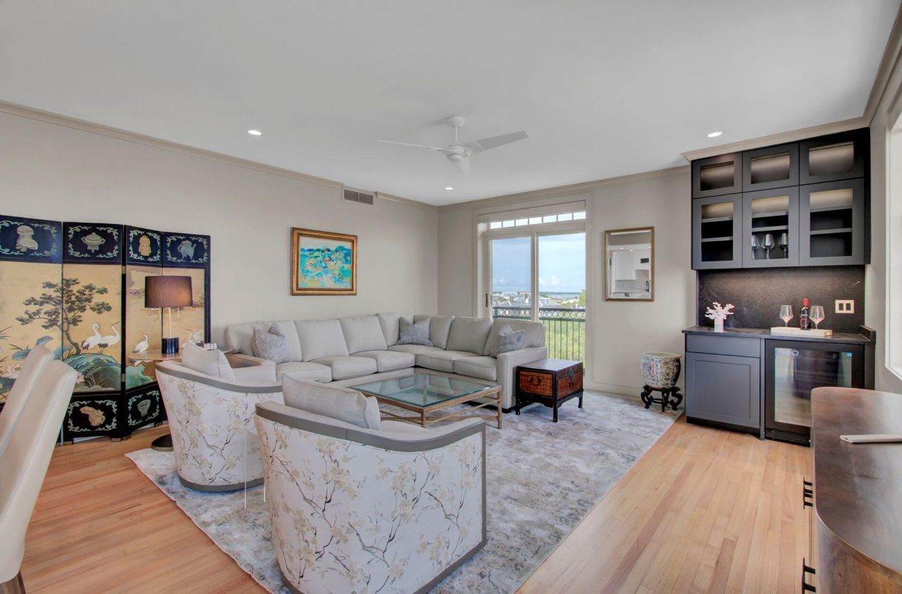 1 King Street Photo 25