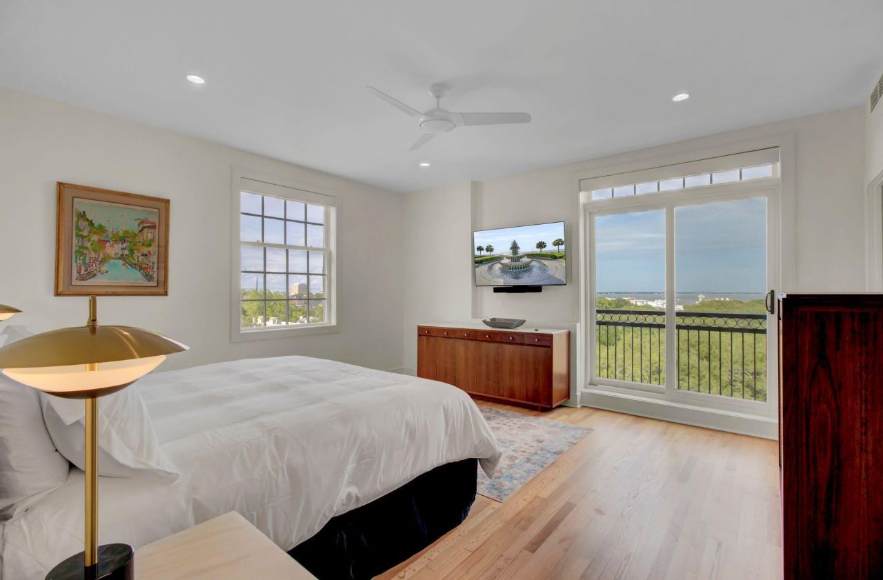 1 King Street Photo 30