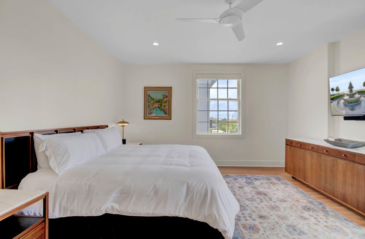 1 King Street Photo 31