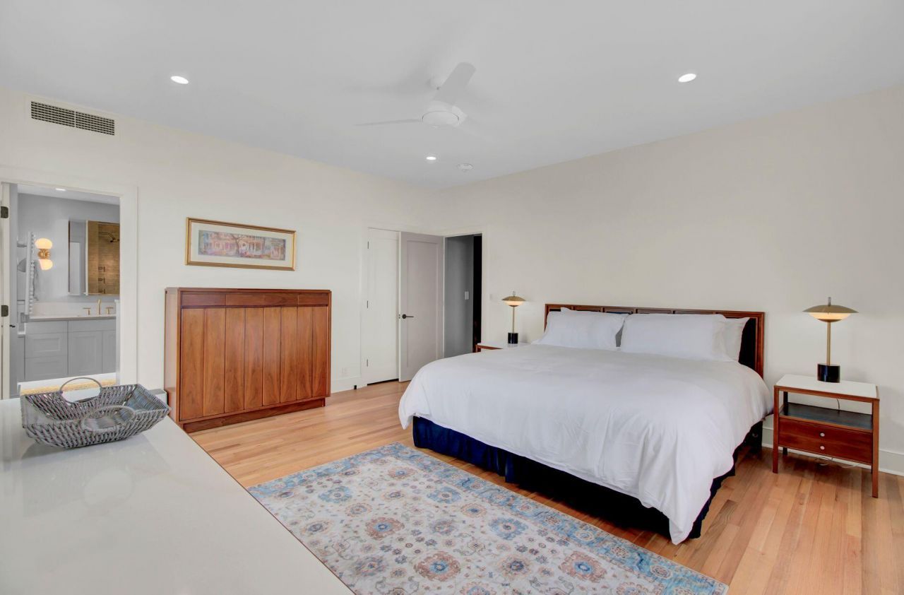 1 King Street Photo 32