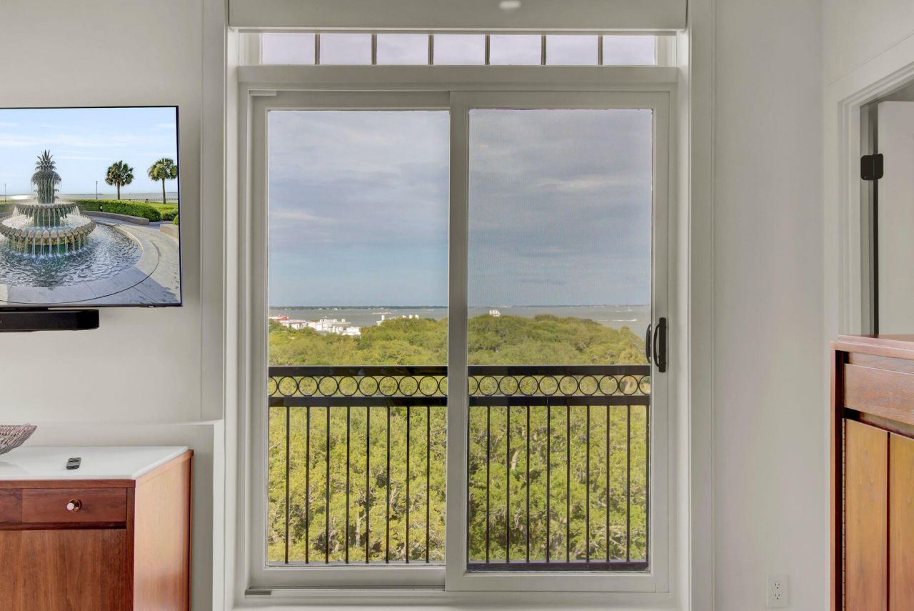 1 King Street Photo 33