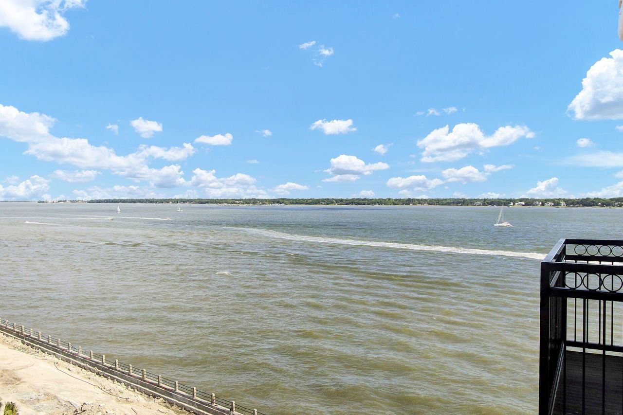 1 King Street Photo 35