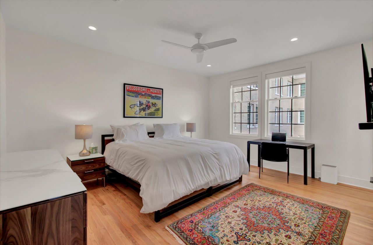 1 King Street Photo 43