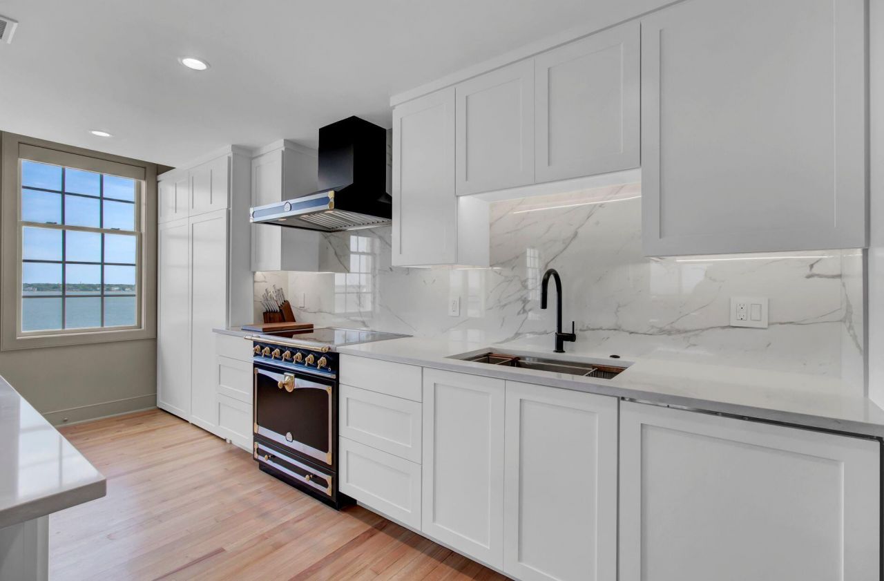 1 King Street Photo 7