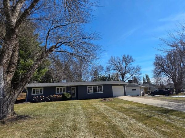 307 Channel Road , Albert Lea, MN 56007