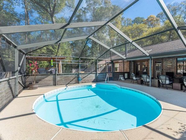 5029 N Forest Creek Dr, Pace, FL 32571