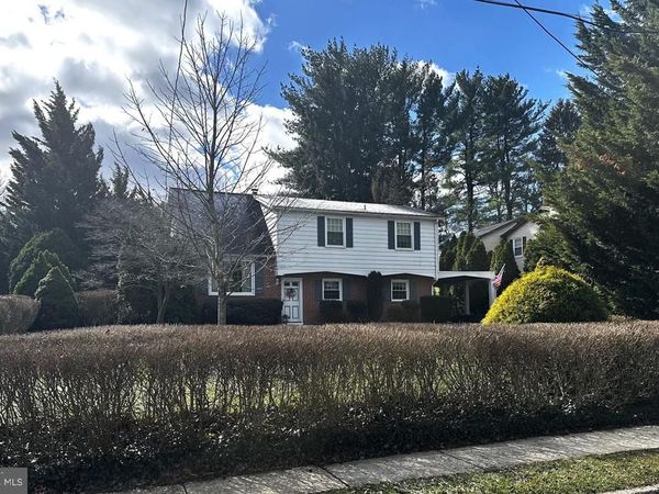 4256 LIVINGSTONE DRIVE, YORK, PA 17402