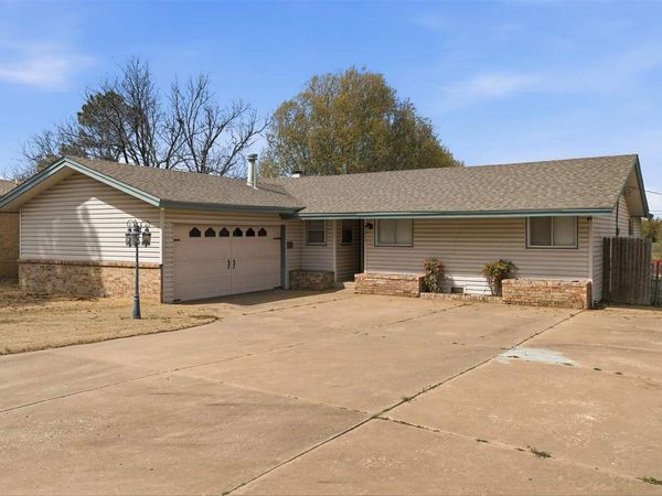 3413 Meadow Lane, Ponca City, OK 74604