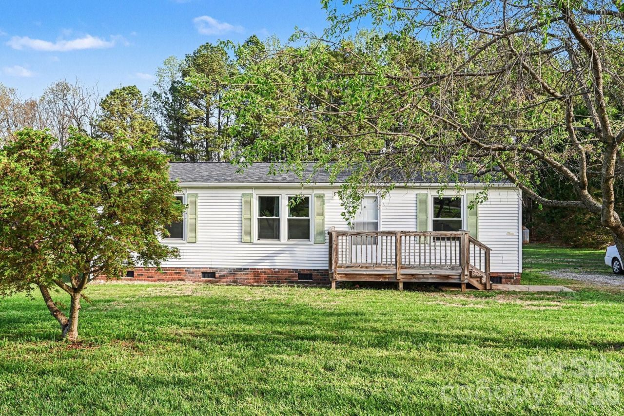 1392 Old Mountain Road, Statesville, NC 28677 Main Photo