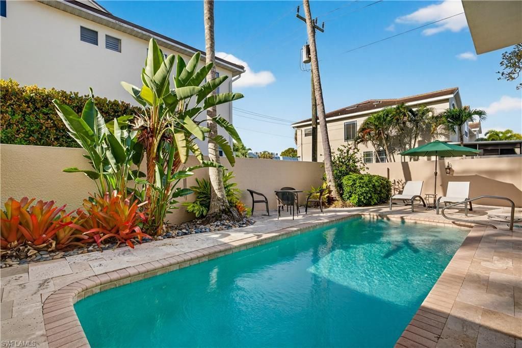 552 11th Ave S, Unit 4, Naples, FL 34102 Photo