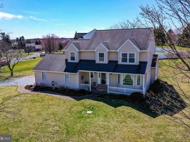 19 PONDS END DRIVE , DOWNINGTOWN, PA 19335