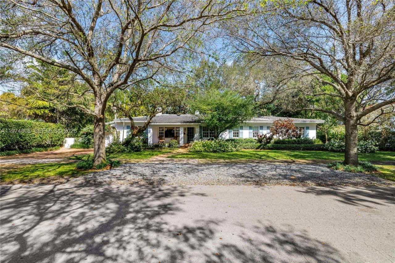 935 Escobar Ave, Coral Gables, FL 33134 Photo