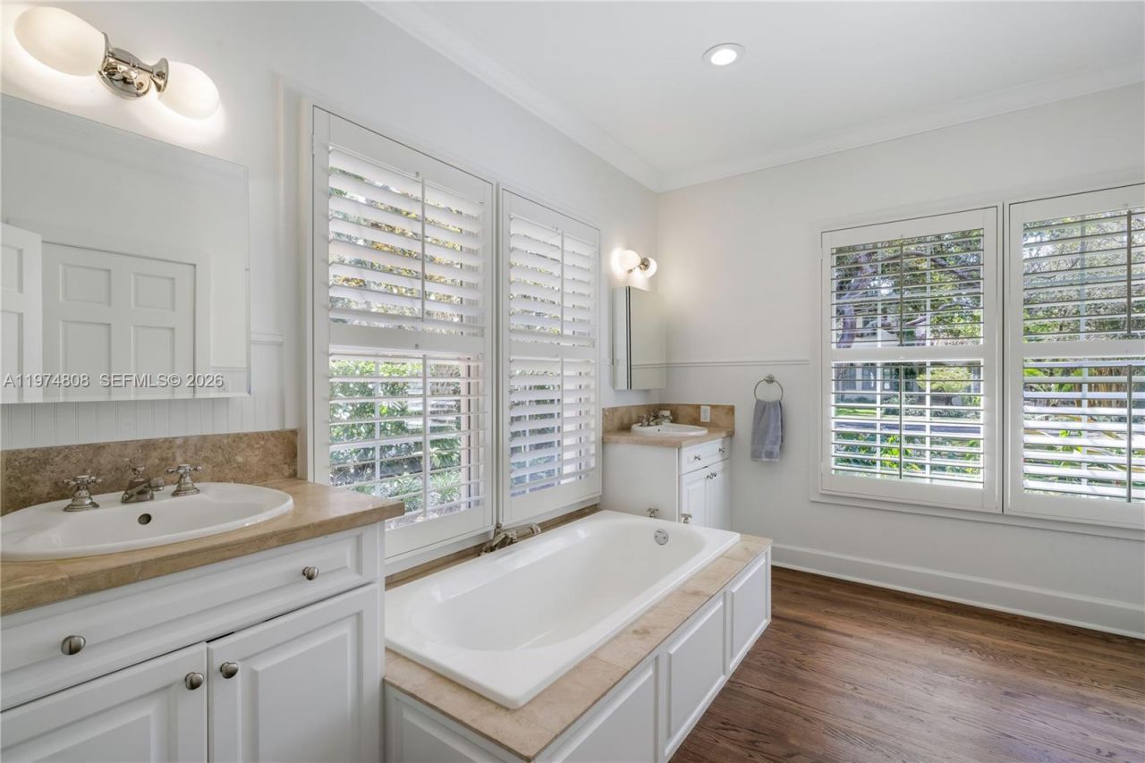 935 Escobar Ave, Coral Gables, FL 33134 Photo