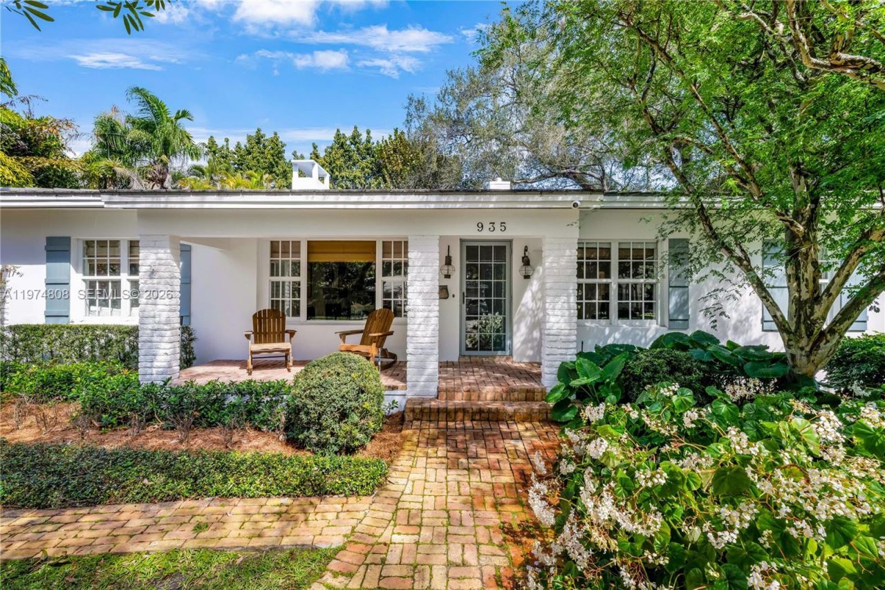 935 Escobar Ave, Coral Gables, FL 33134 Photo