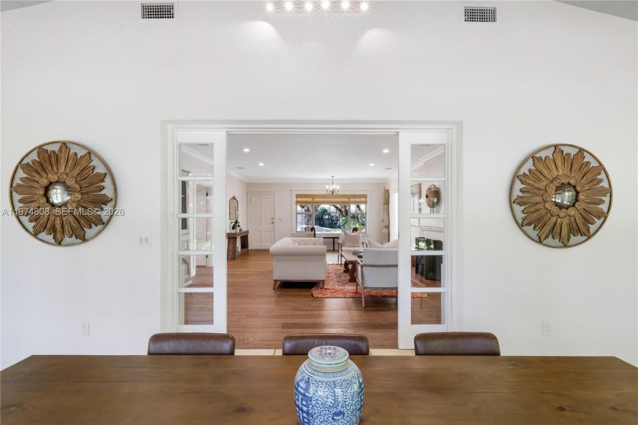 935 Escobar Ave, Coral Gables, FL 33134 Photo