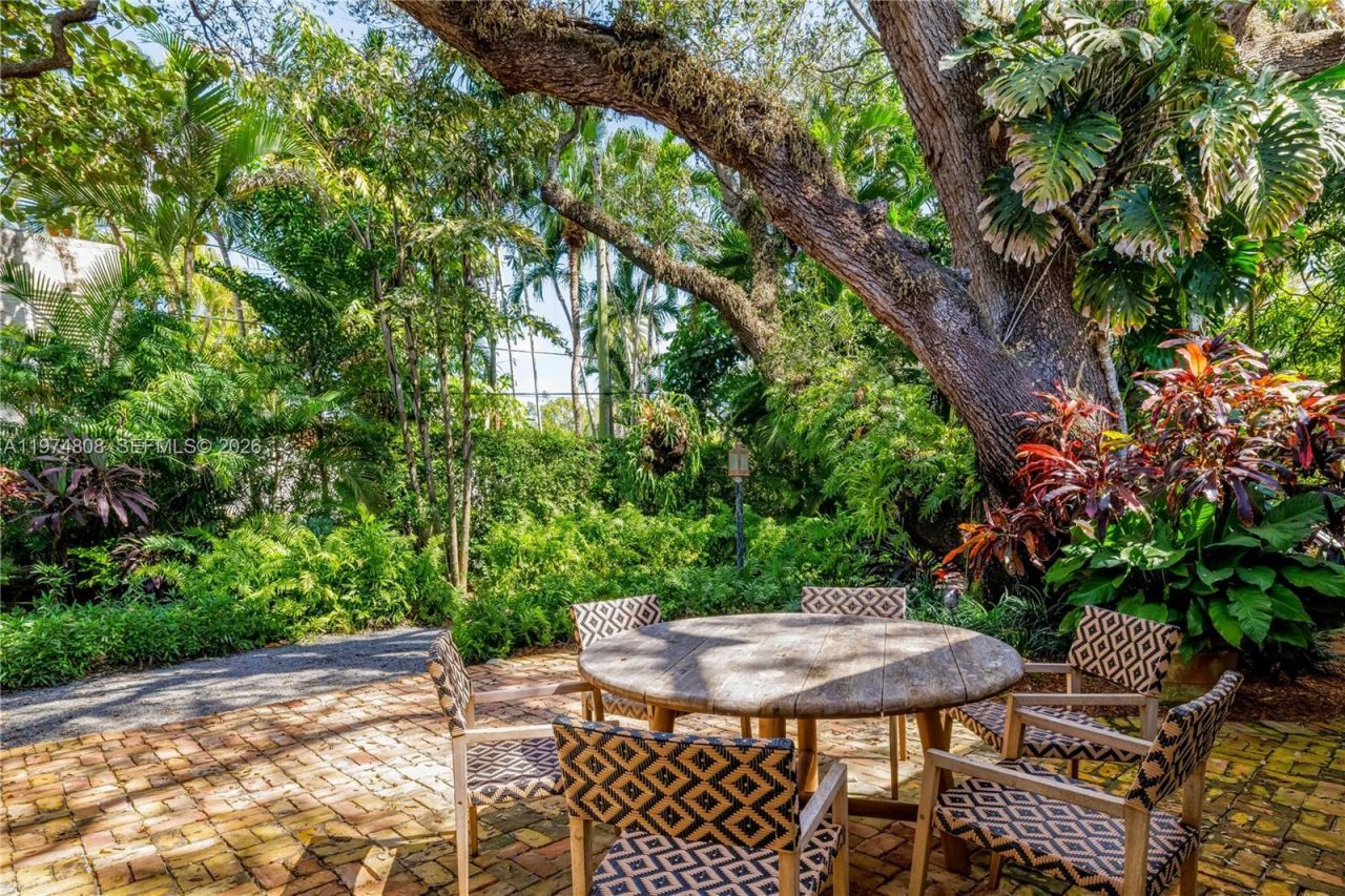 935 Escobar Ave, Coral Gables, FL 33134 Photo