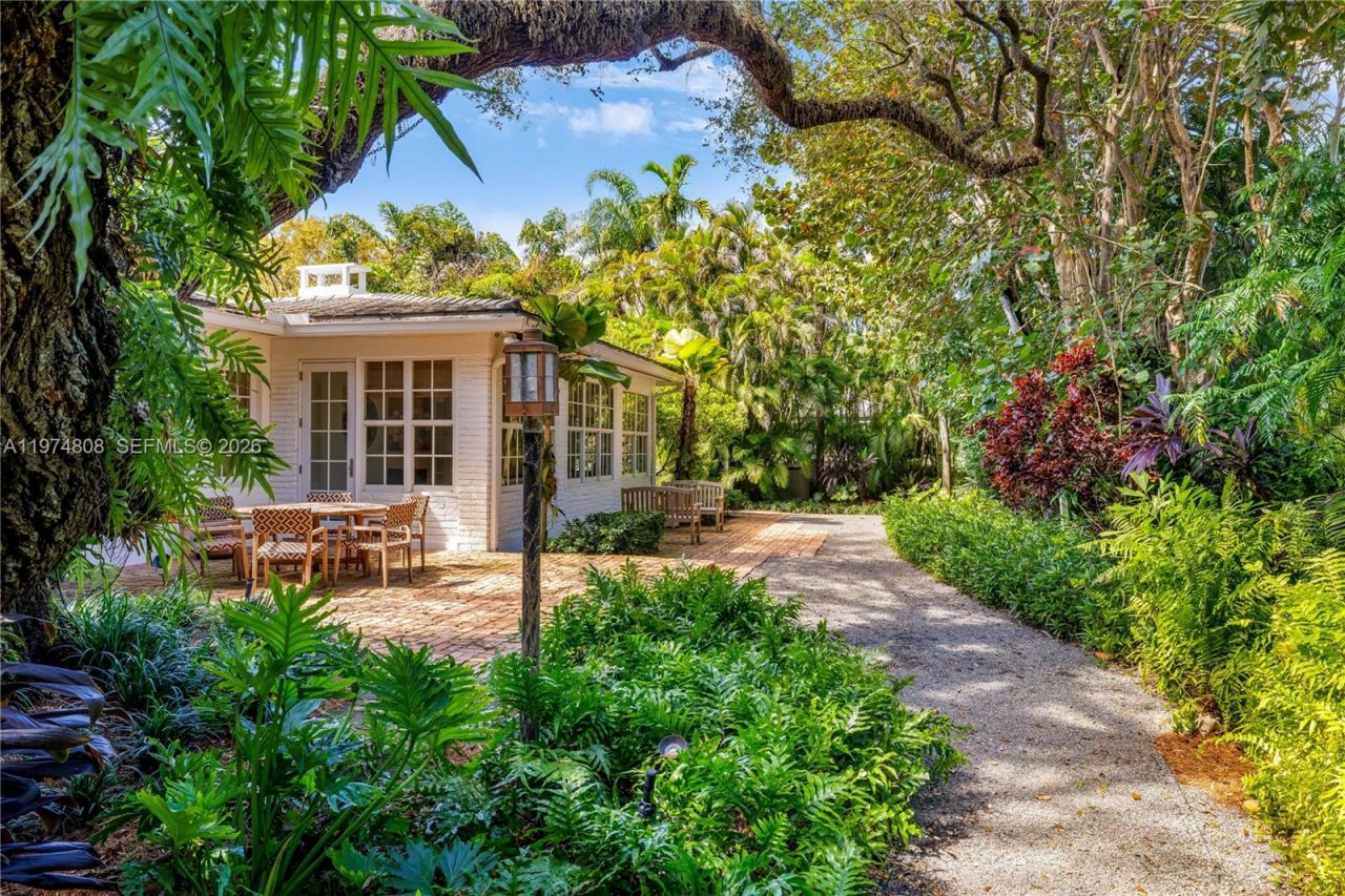 935 Escobar Ave, Coral Gables, FL 33134 Photo