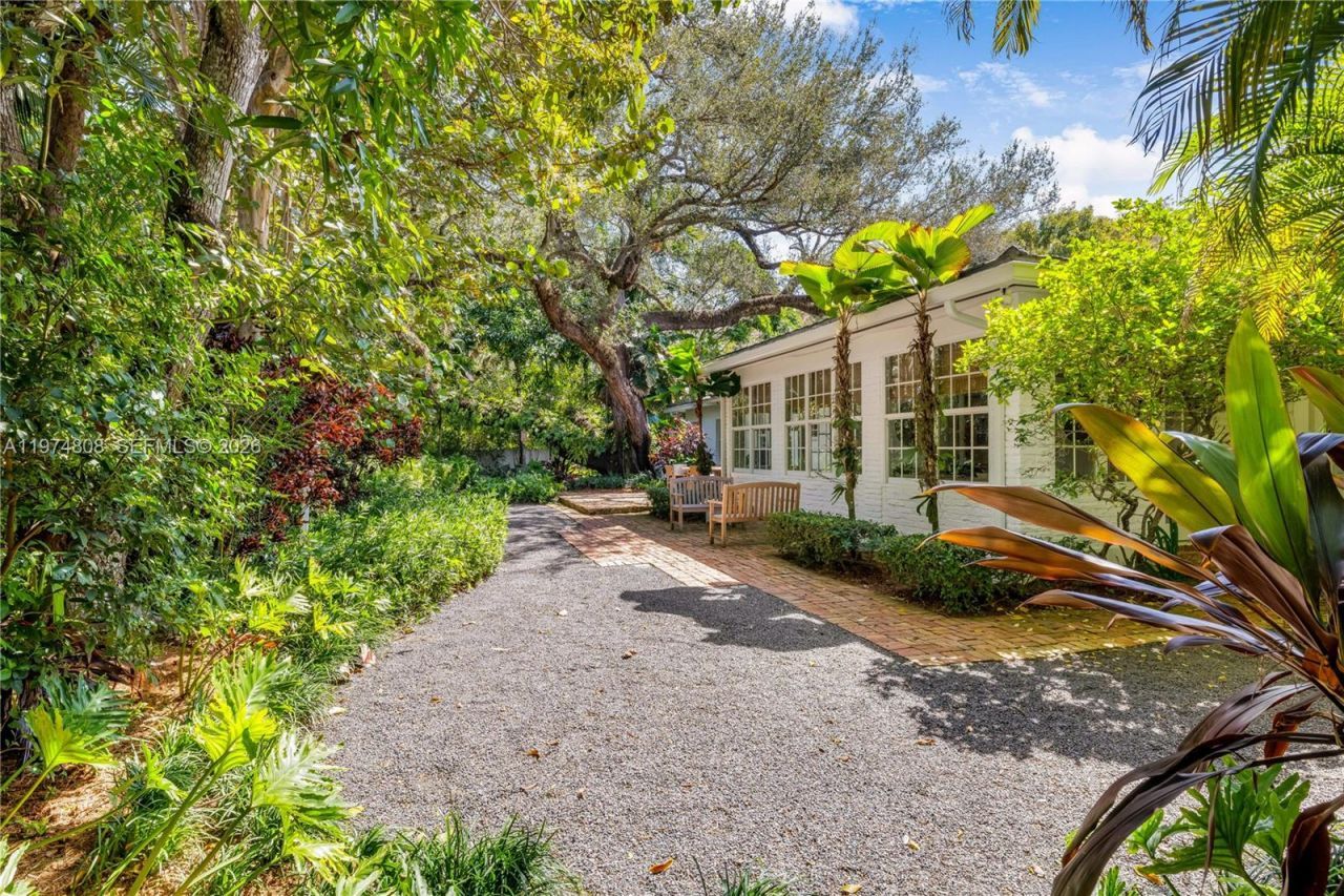 935 Escobar Ave, Coral Gables, FL 33134 Photo