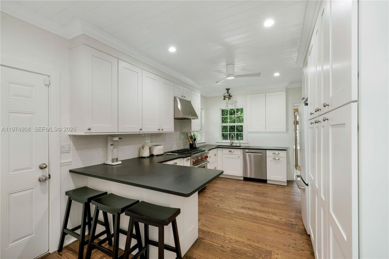 935 Escobar Ave, Coral Gables, FL 33134 Photo