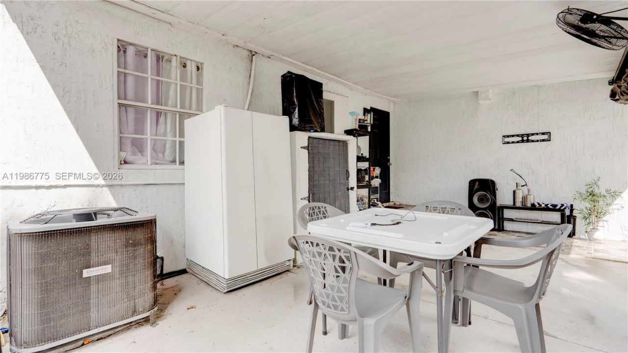 10529 NW 35th Ave , Miami, FL 33147 Photo