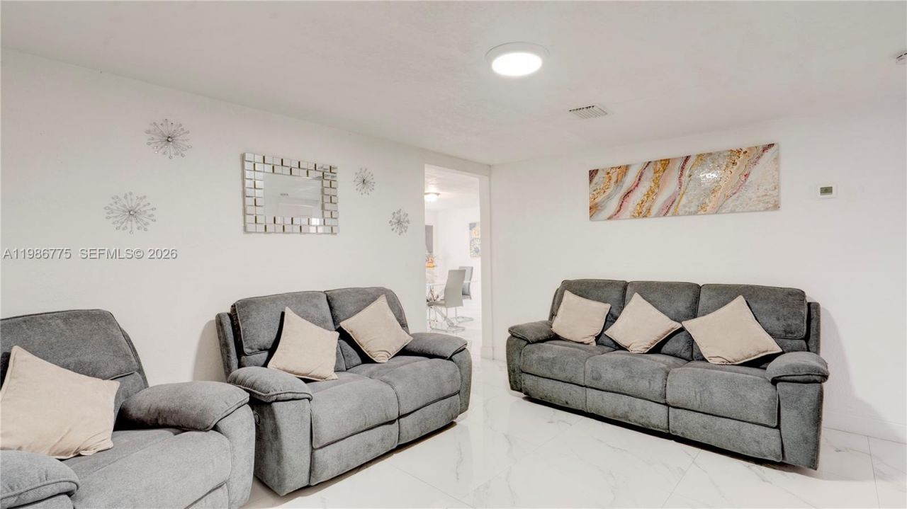 10529 NW 35th Ave , Miami, FL 33147 Photo