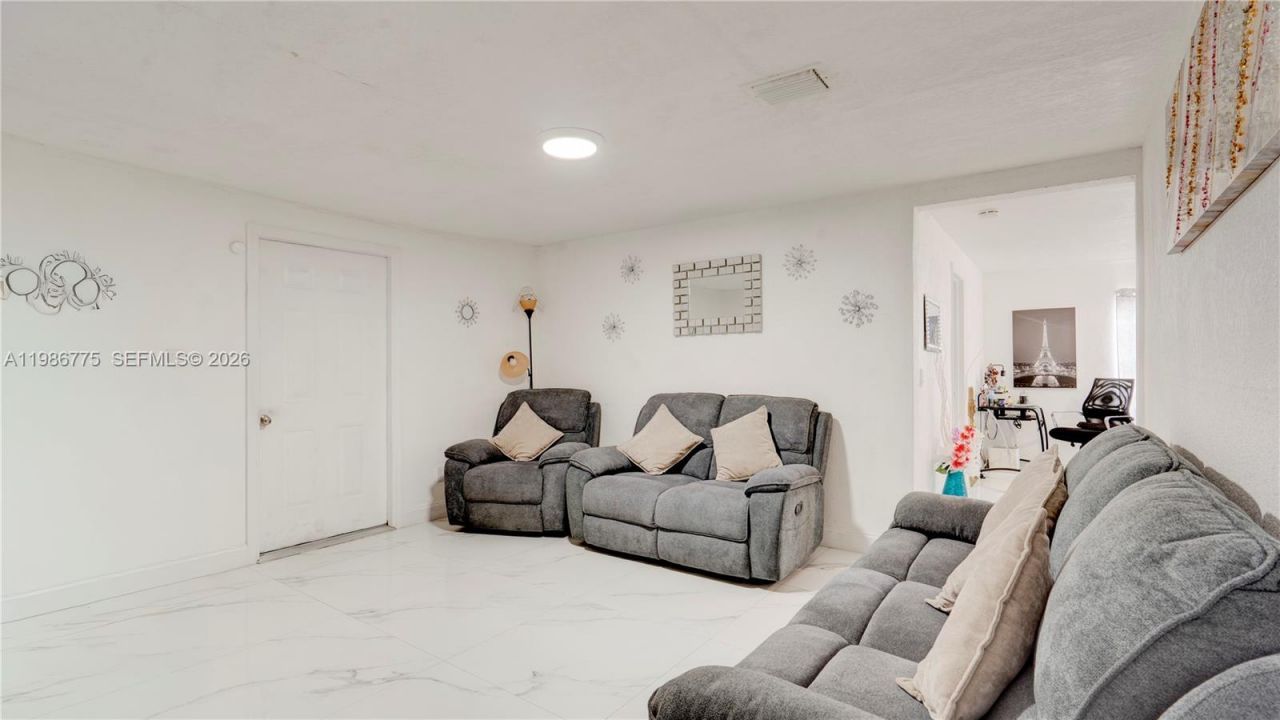 10529 NW 35th Ave , Miami, FL 33147 Photo