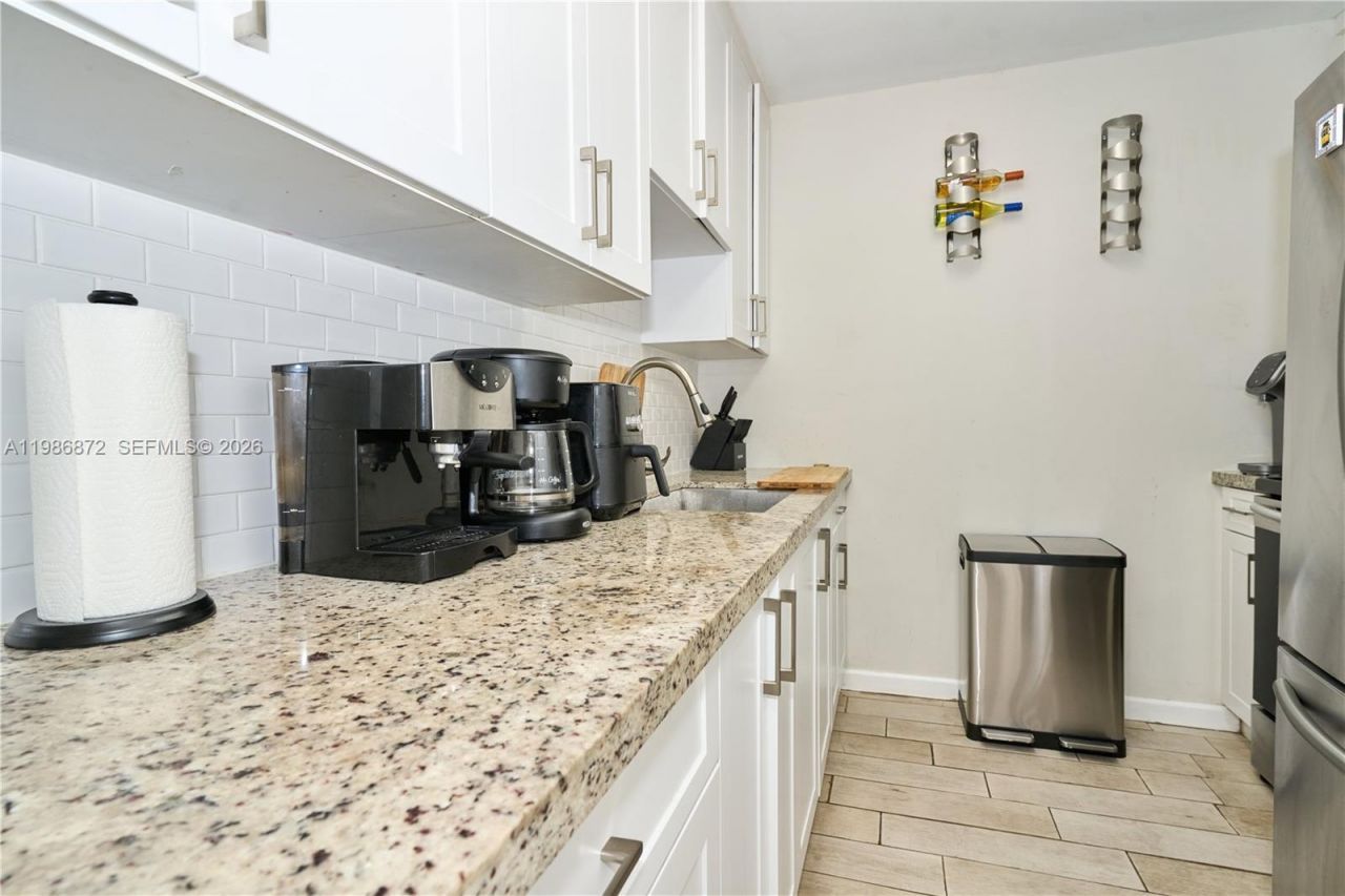 8240 SW 210th St, Unit 207, Cutler Bay, FL 33189 Photo