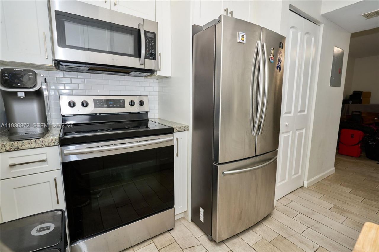 8240 SW 210th St, Unit 207, Cutler Bay, FL 33189 Photo