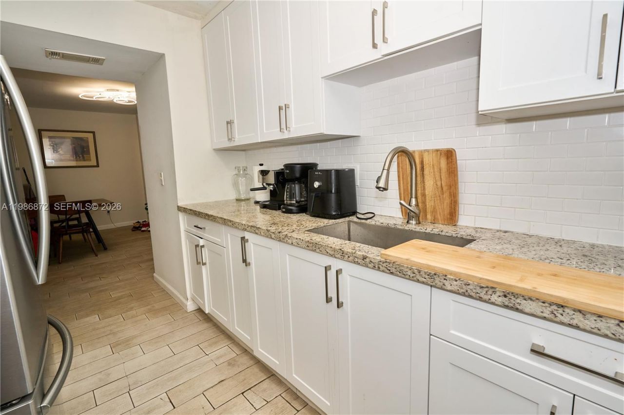 8240 SW 210th St, Unit 207, Cutler Bay, FL 33189 Photo