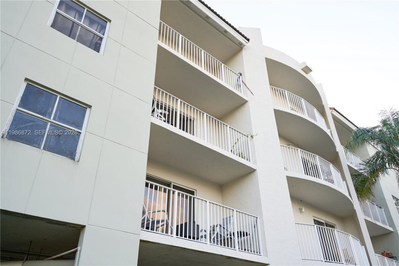 8240 SW 210th St, Unit 207, Cutler Bay, FL 33189 Photo