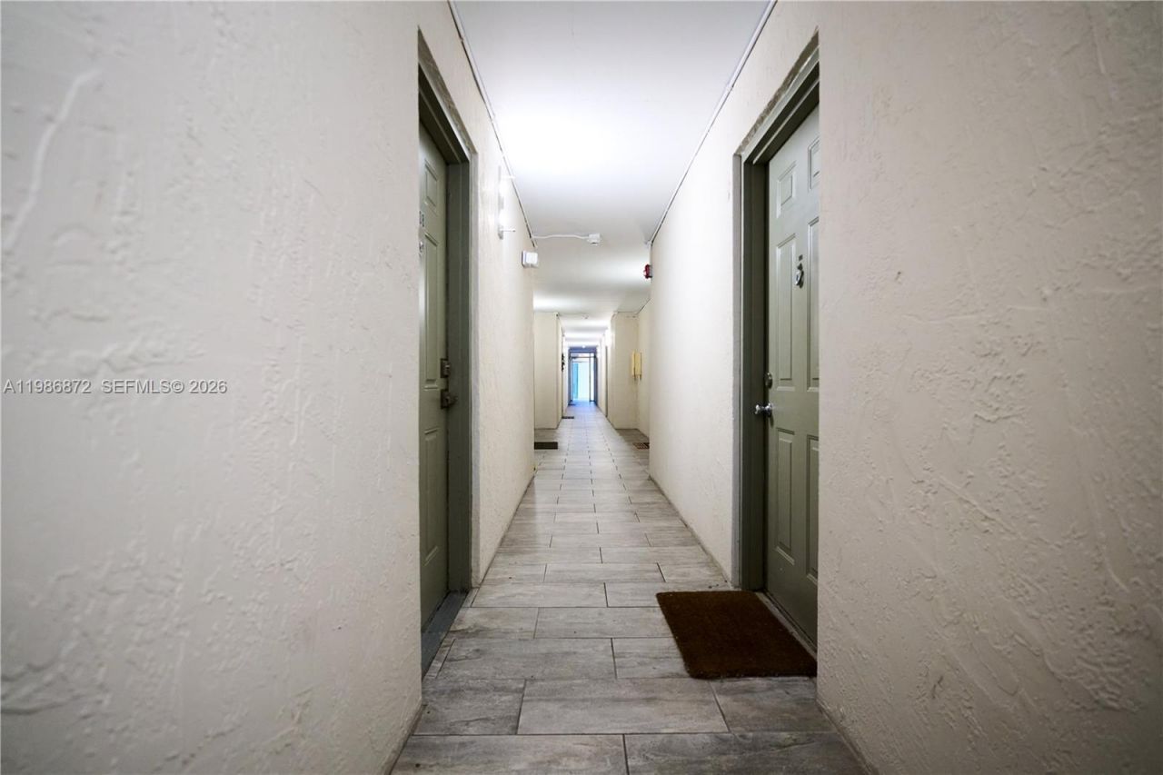 8240 SW 210th St, Unit 207, Cutler Bay, FL 33189 Photo