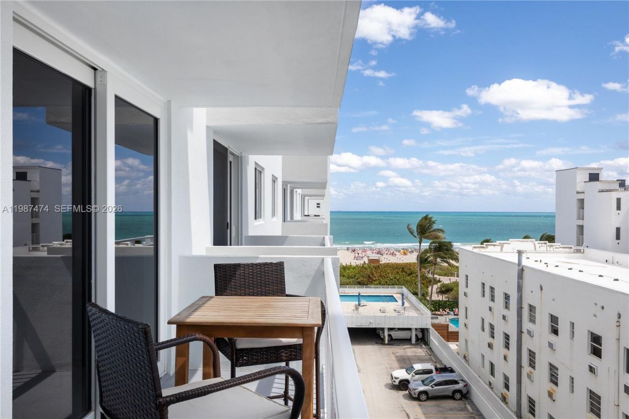 345 Ocean Dr, Unit 607, Miami Beach, FL 33139 Photo