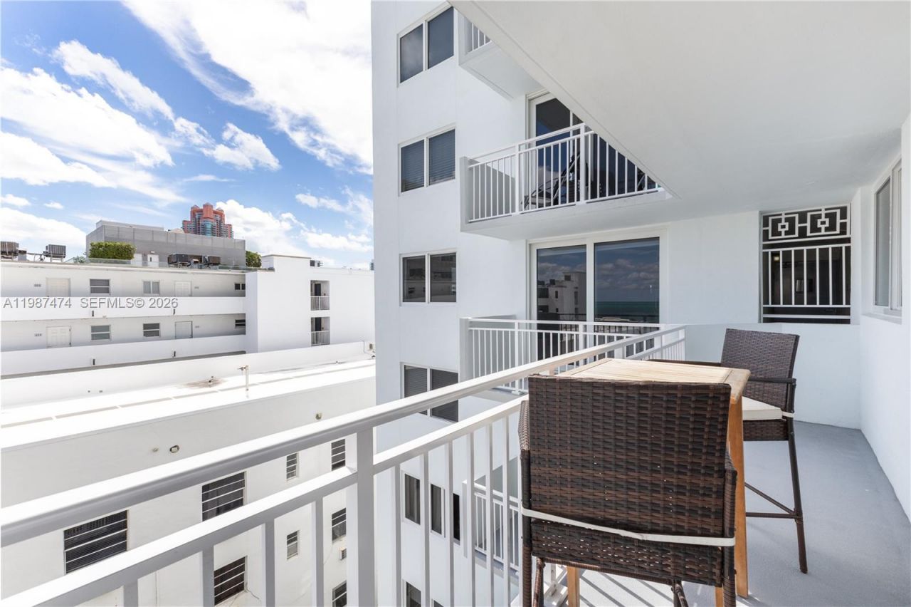 345 Ocean Dr, Unit 607, Miami Beach, FL 33139 Photo