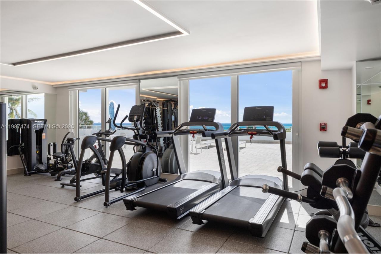 345 Ocean Dr, Unit 607, Miami Beach, FL 33139 Photo