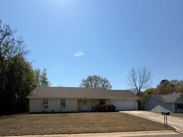 214 Eric Drive, Bonaire, GA 31005
