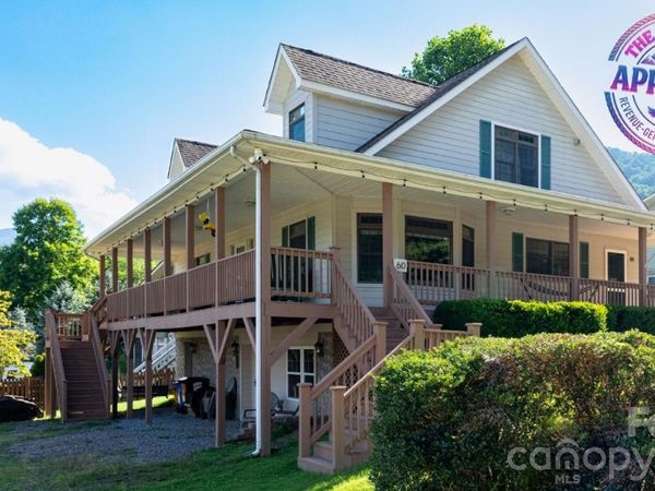 60 Rolling Lane, Maggie Valley, NC 28751